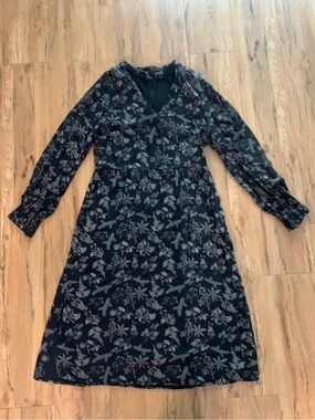 Disturbia poison plant puff sleeve midi dress
